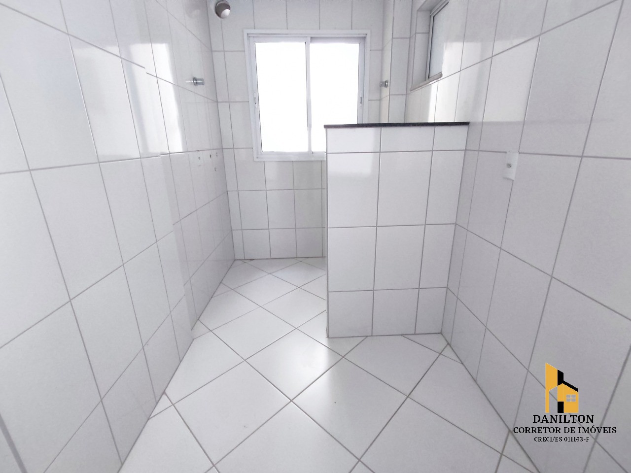 Apartamento com 3 Quartos A venda sendo 1 suítes, na orla da praia do Morro GUARAPARI-ES