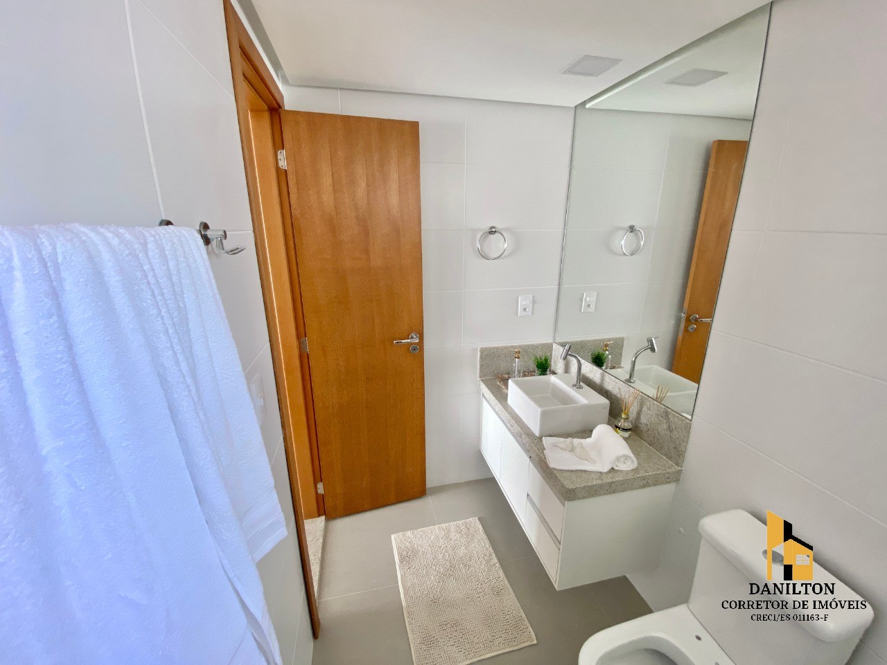 Apartamento com 03 quartos A venda na Praia do morro, Finamente mobiliado e decorado GUARAPARI-ES