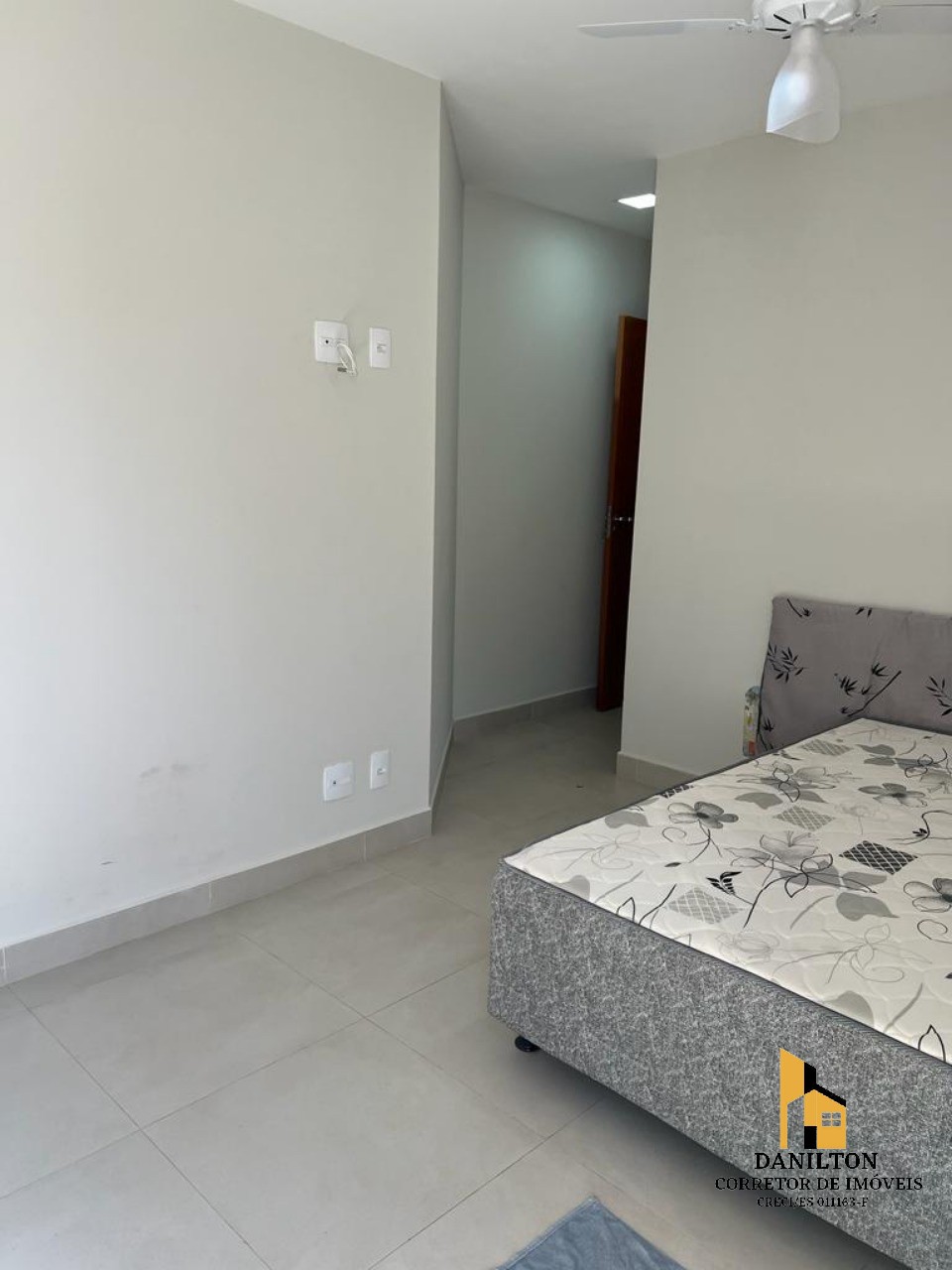 Apartamento com 2 quartos sendo uma suite área lateral a ven