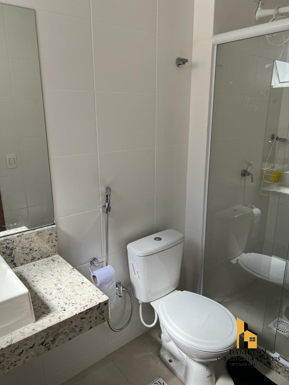 Apartamento com 2 quartos sendo uma suite área lateral a ven