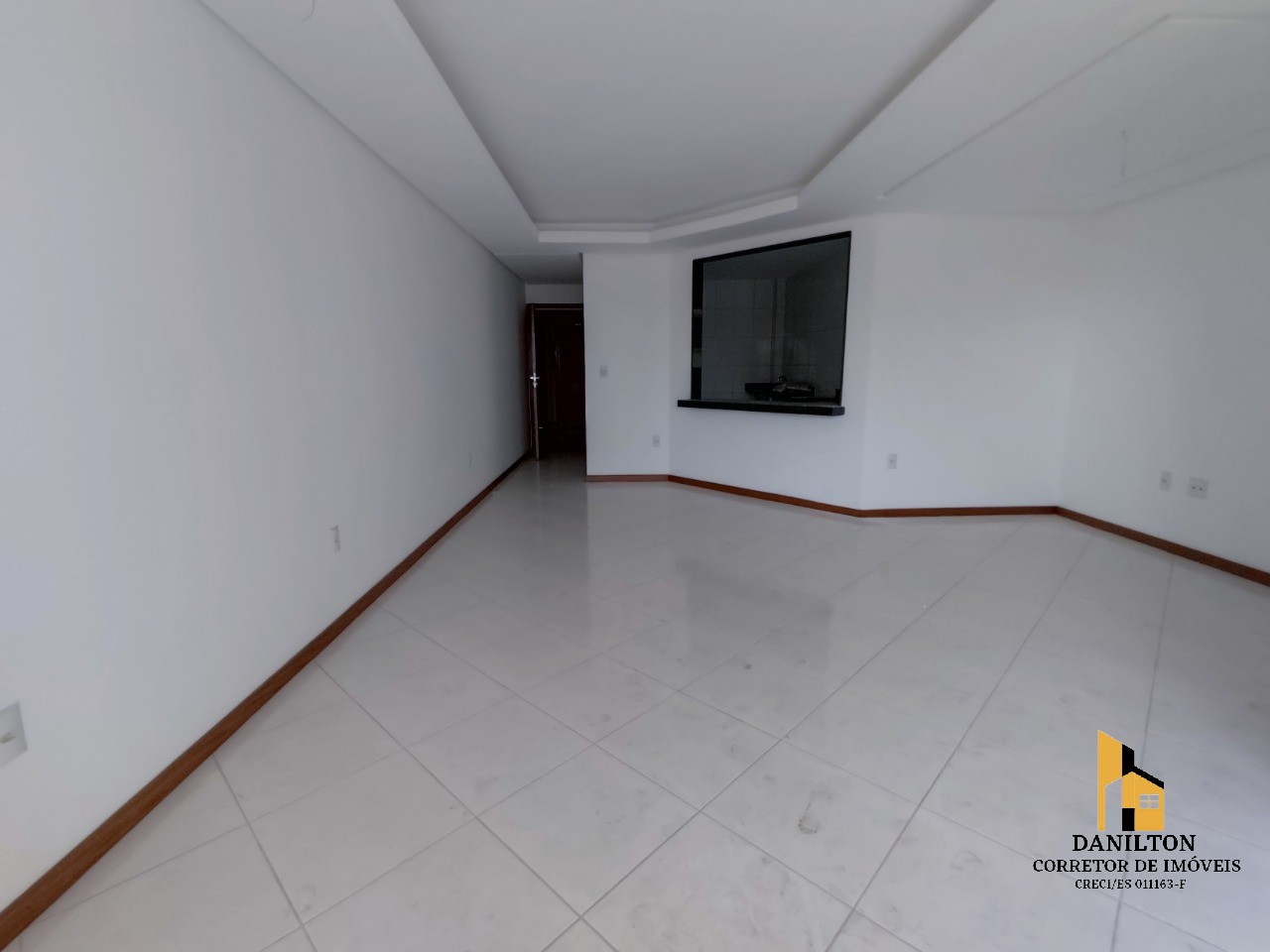 Apartamento com 3 Quartos A venda sendo 1 suítes, na orla da praia do Morro GUARAPARI-ES