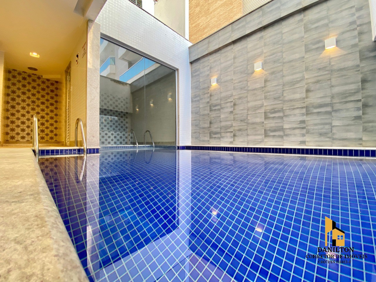 Apartamento com 03 quartos A venda na Praia do morro, Finamente mobiliado e decorado GUARAPARI-ES