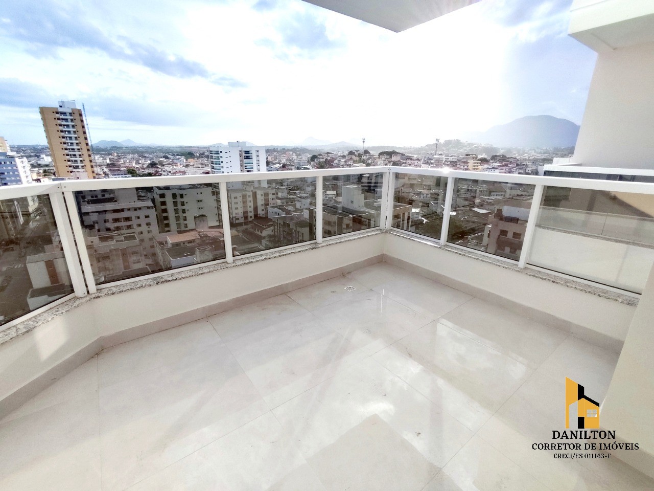 Apartamento com 3 Quartos A venda na praia do Morro Pagamento Facilitado GUARAPARI-ES
