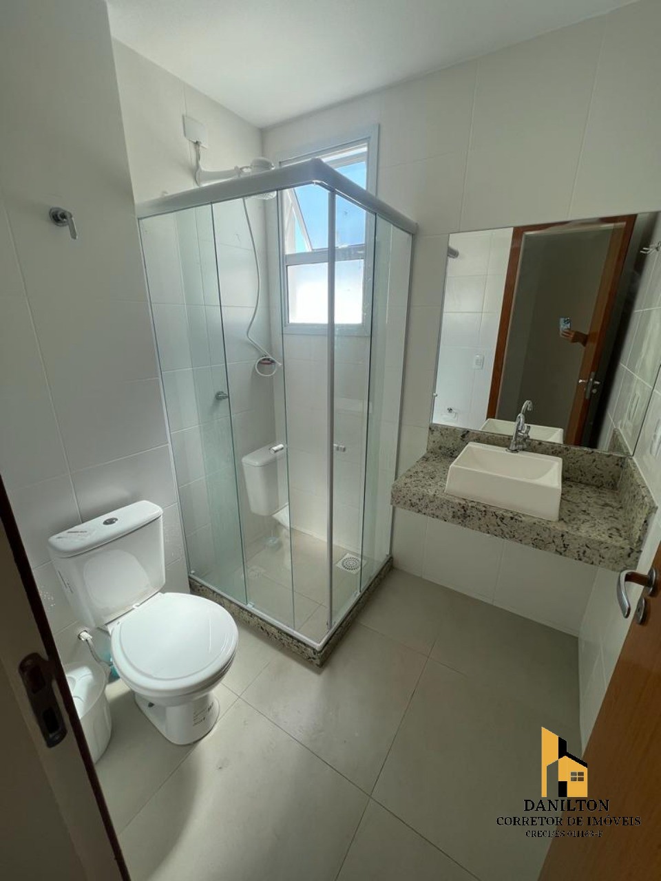 Apartamento com 2 quartos sendo uma suite área lateral a ven