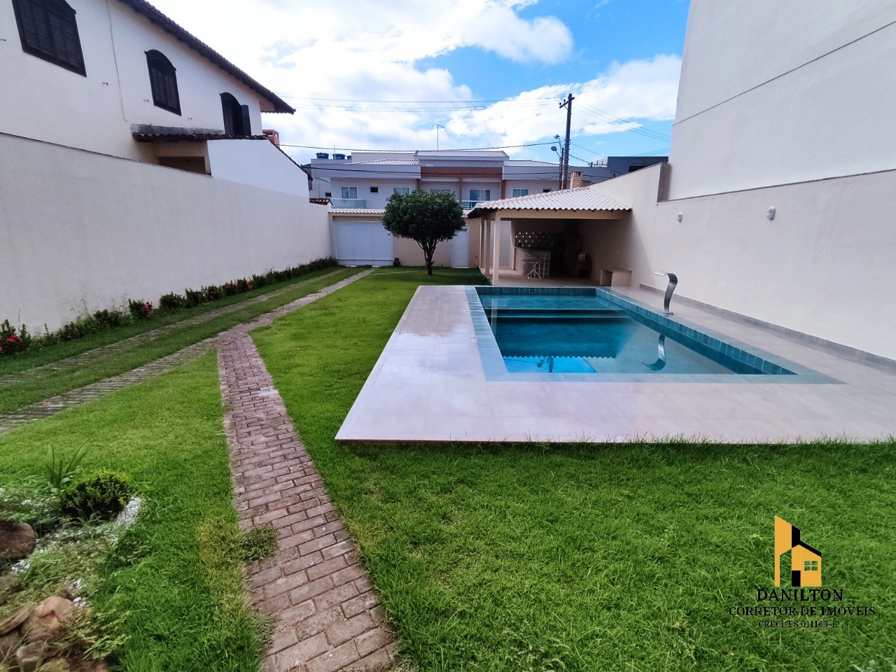 Casa a venda no bairro itapebussu com 3 quartos guarapari-es