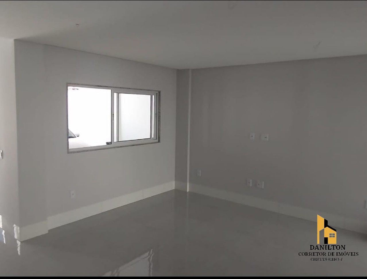 Casa com 3 Quartos A venda na praia do Morro em GUARAPARI-ES