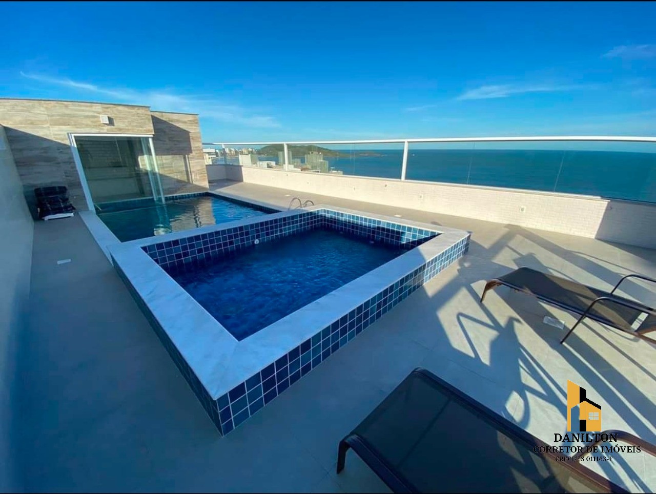 Apartamento com 3 Quartos A venda na praia do Morro Pagamento Facilitado GUARAPARI-ES