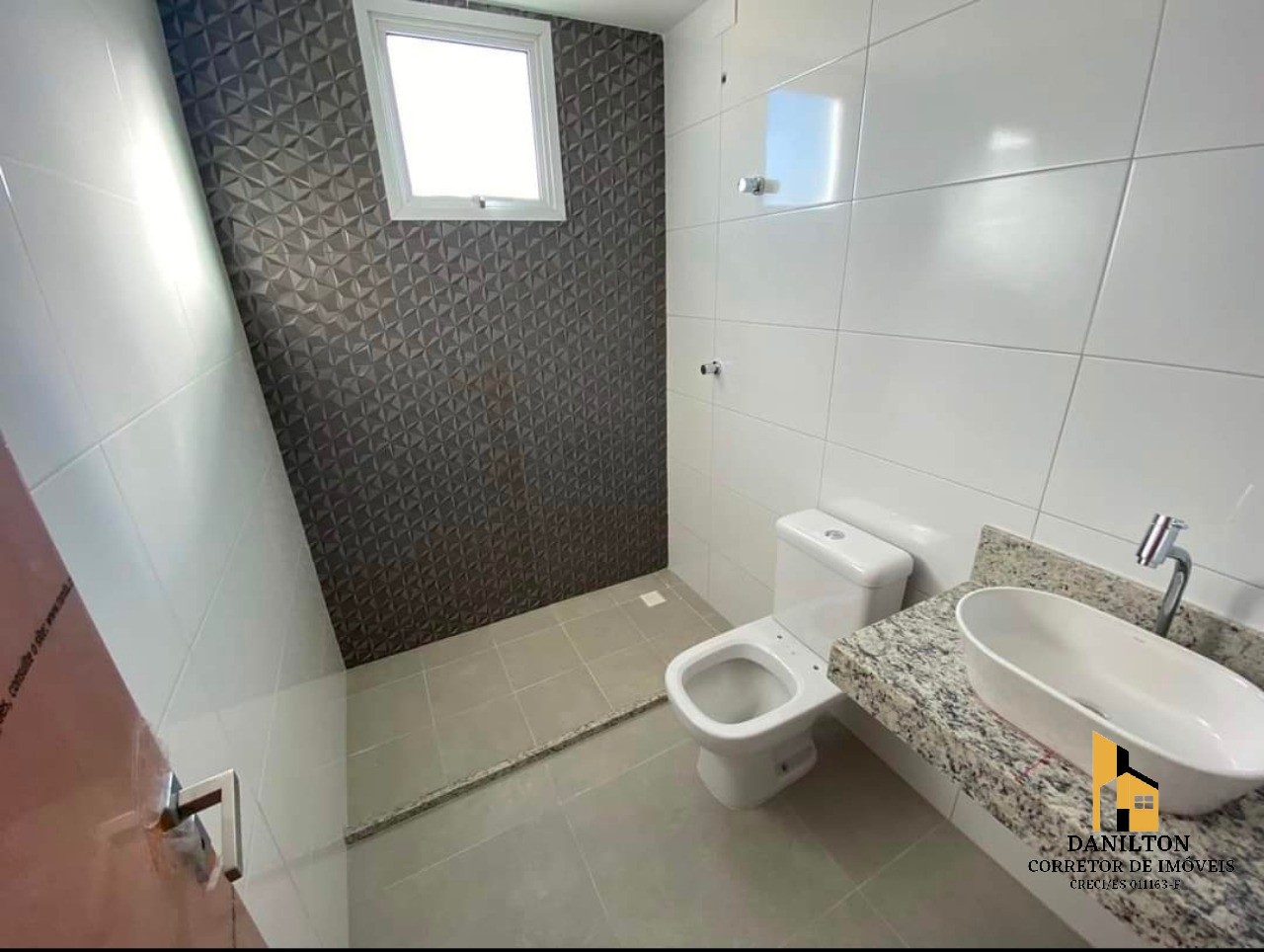 Apartamento com 3 Quartos A venda na praia do Morro Pagamento Facilitado GUARAPARI-ES