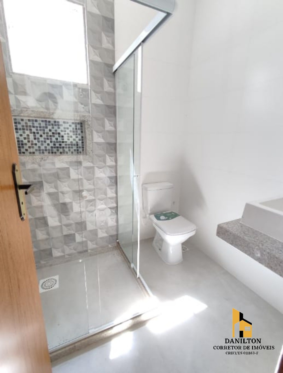 Casa linear com de 2 quartos a venda no bairro de fátima gua