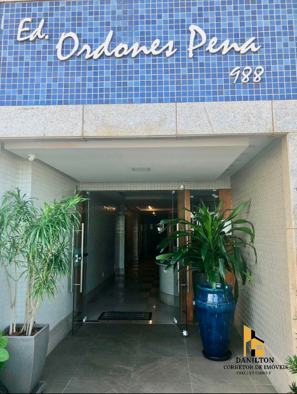 Apartamento com 3 Quartos A venda sendo 1 suítes, na orla da praia do Morro GUARAPARI-ES
