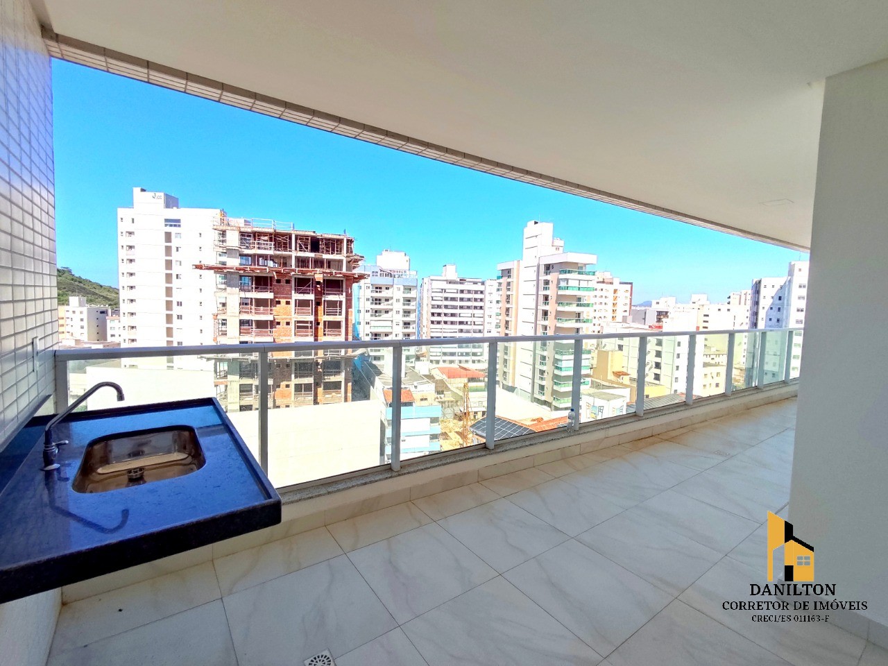 Apartamento com 3 Quartos e vista para o Mar A venda na Praia do Morro em GUARAPARI-ES