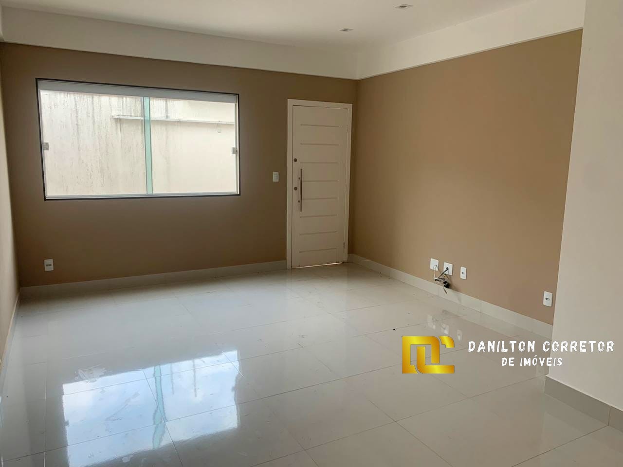 Casa Duplex fino acabamento A vanda na Praia do morro com financiamento direto com a construtora