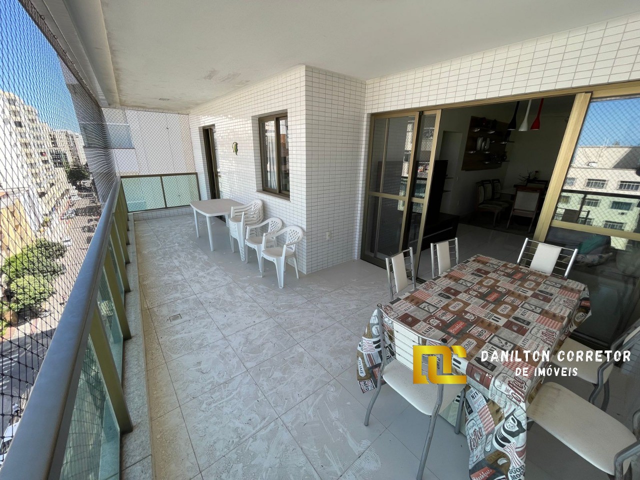 Apartamento com 03 quartos A venda na Praia do Morro localização privilegiada GUARAPARI-ES