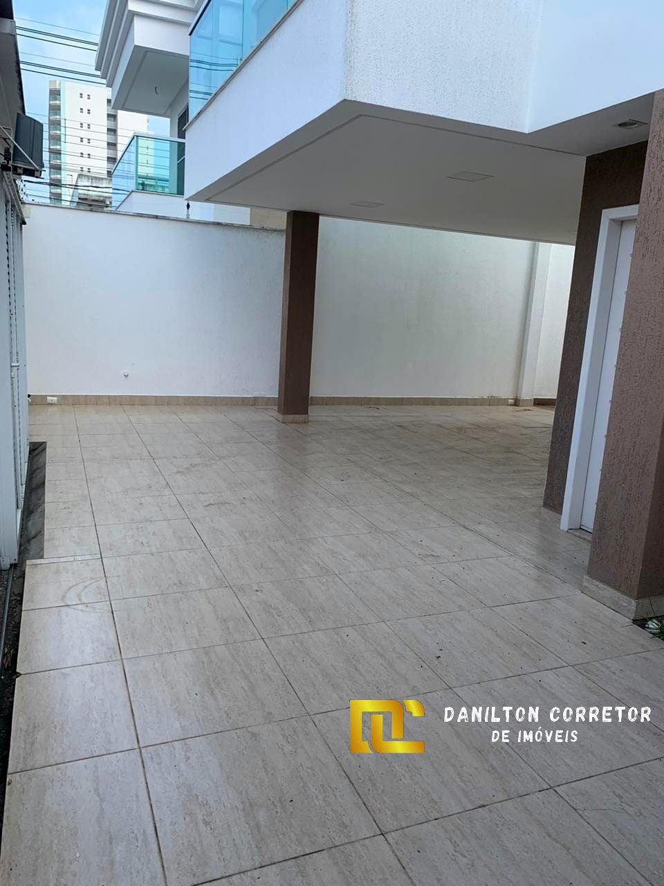 Casa Duplex fino acabamento A vanda na Praia do morro com financiamento direto com a construtora