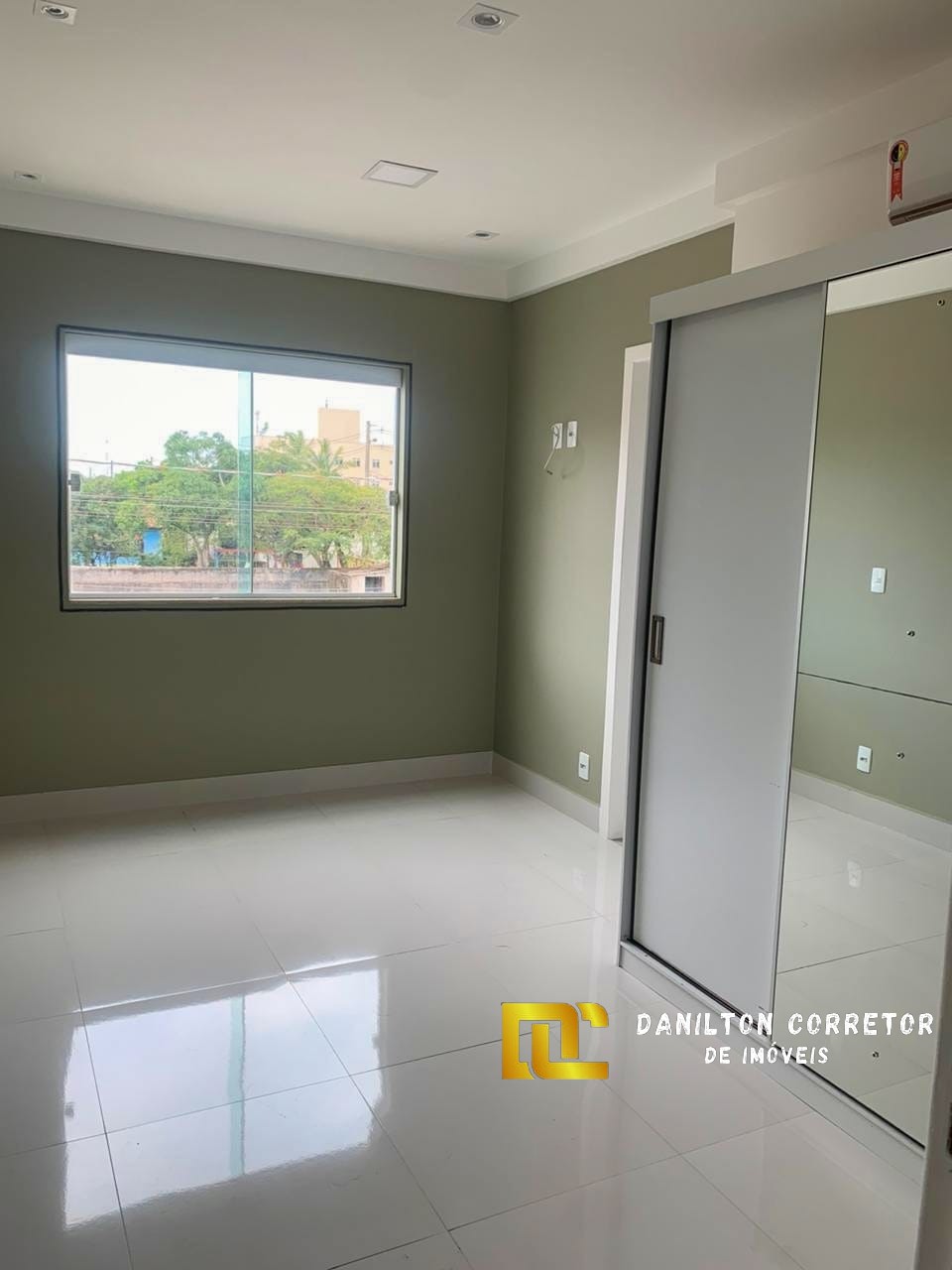 Casa Duplex fino acabamento A vanda na Praia do morro com financiamento direto com a construtora