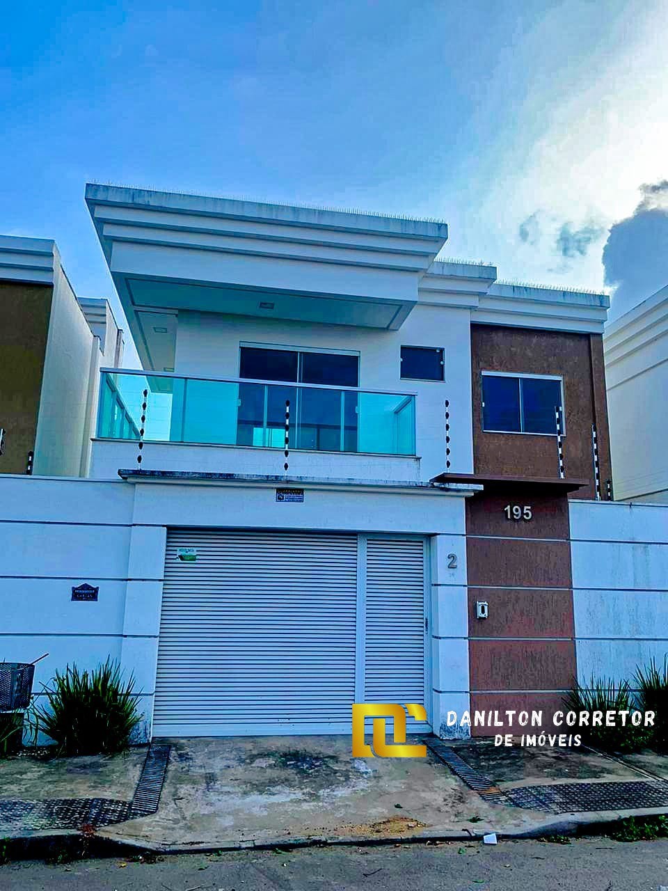 Casa Duplex fino acabamento A vanda na Praia do morro com financiamento direto com a construtora