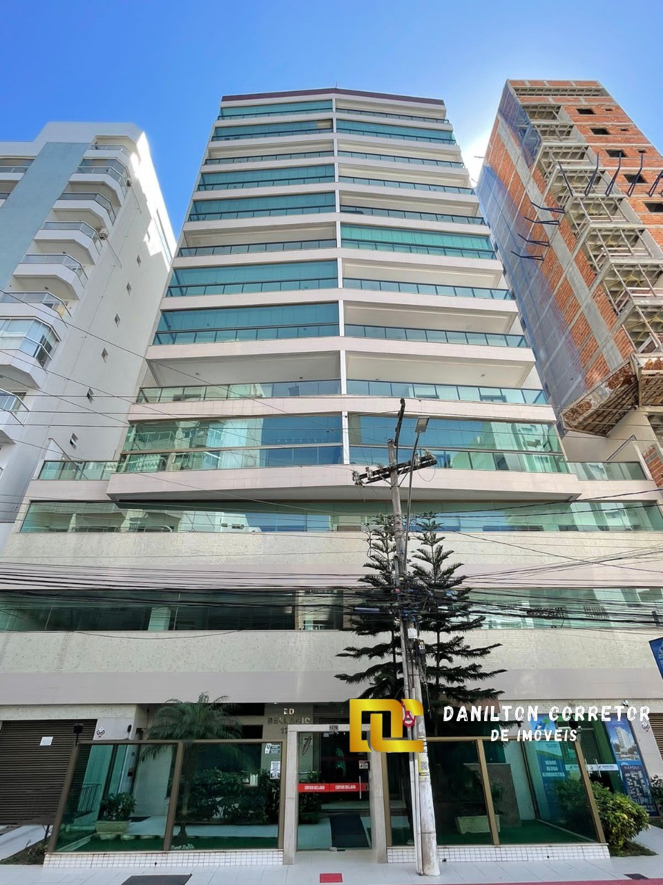 Apartamento com 03 quartos A venda na Praia do Morro localização privilegiada GUARAPARI-ES