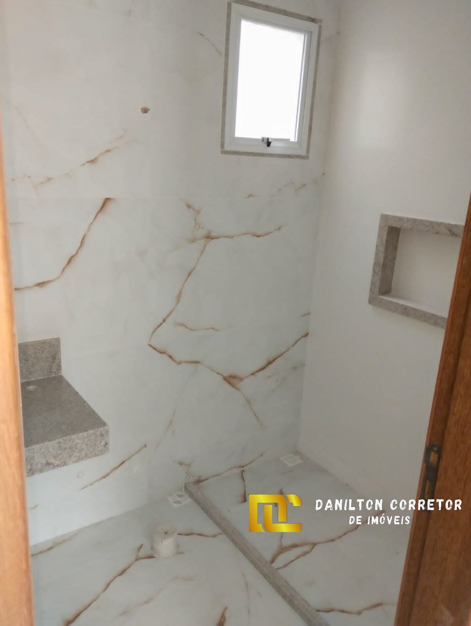 Casa com 3 quartos a venda em santa monica próximo de ponto 