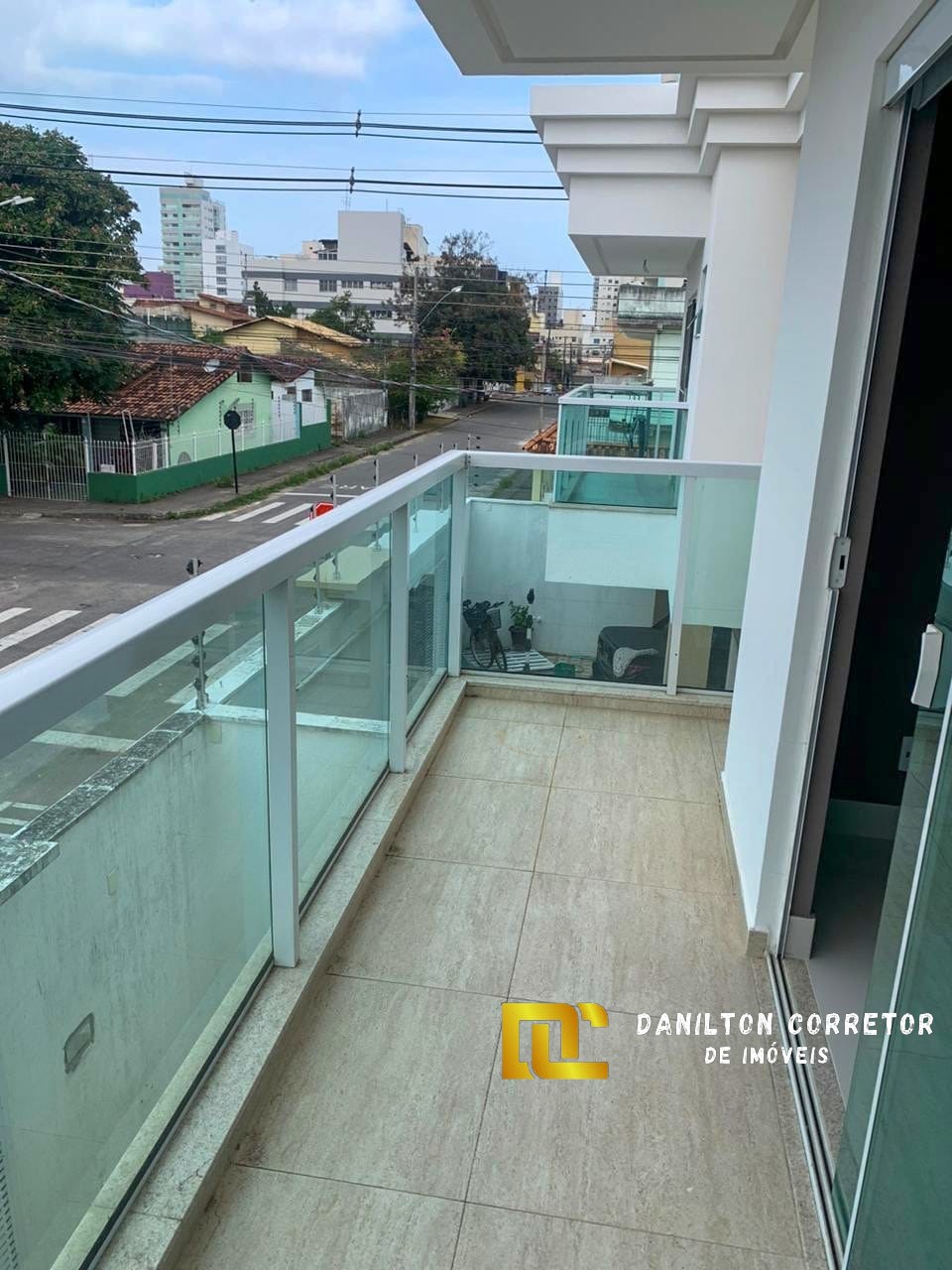 Casa Duplex fino acabamento A vanda na Praia do morro com financiamento direto com a construtora