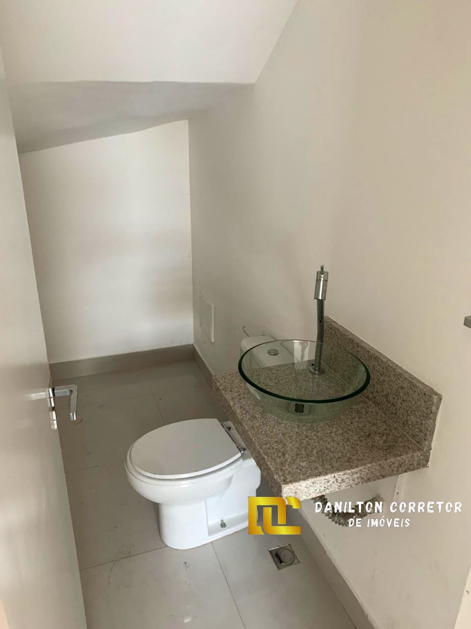Casa Duplex fino acabamento A vanda na Praia do morro com financiamento direto com a construtora