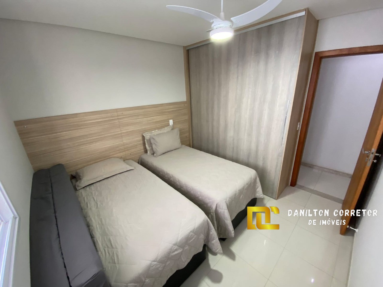 Apartamento a venda na praia do morro com 3 quartos, 2 vagas de garagens finamente mobiliado Guarapari-ES