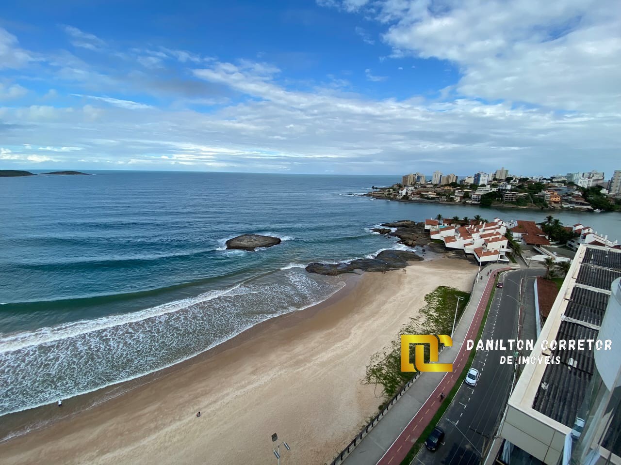 Apartamento a venda na praia do morro com 3 quartos, 2 vagas de garagens finamente mobiliado Guarapari-ES