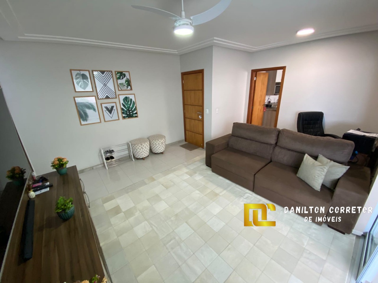 Apartamento a venda na praia do morro com 3 quartos, 2 vagas de garagens finamente mobiliado Guarapari-ES