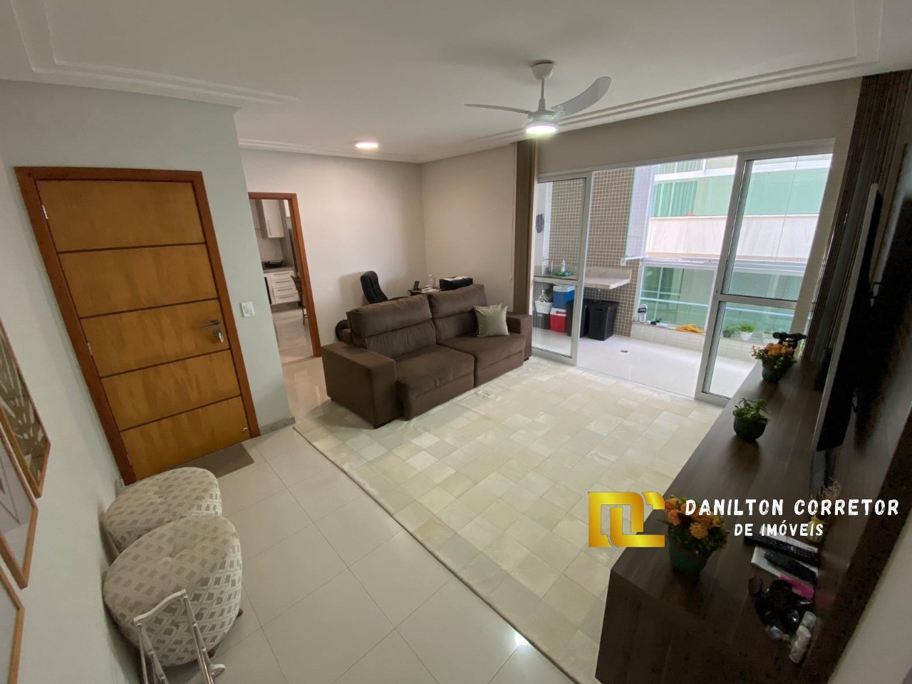 Apartamento a venda na praia do morro com 3 quartos, 2 vagas de garagens finamente mobiliado Guarapari-ES