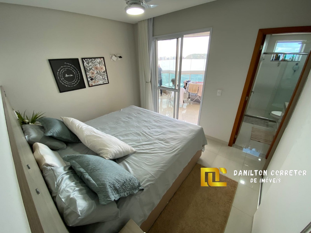 Apartamento a venda na praia do morro com 3 quartos, 2 vagas de garagens finamente mobiliado Guarapari-ES