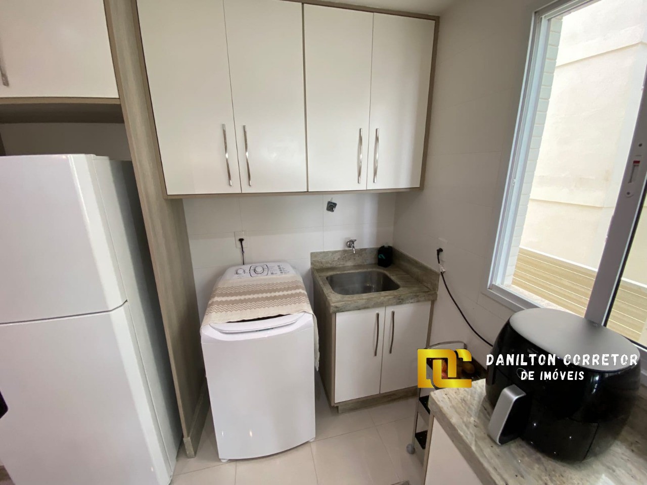 Apartamento a venda na praia do morro com 3 quartos, 2 vagas de garagens finamente mobiliado Guarapari-ES