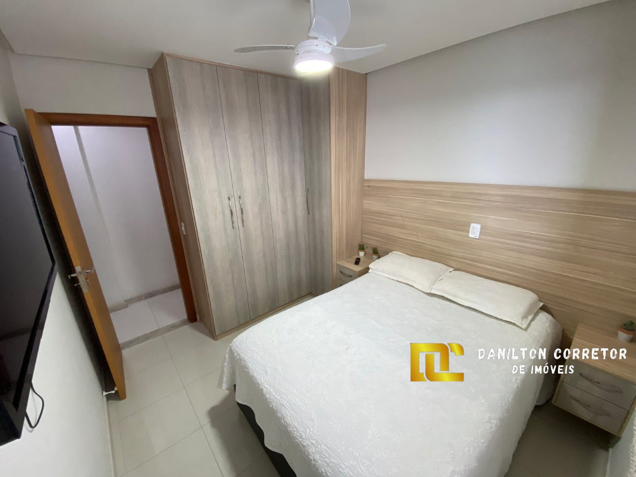 Apartamento a venda na praia do morro com 3 quartos, 2 vagas de garagens finamente mobiliado Guarapari-ES