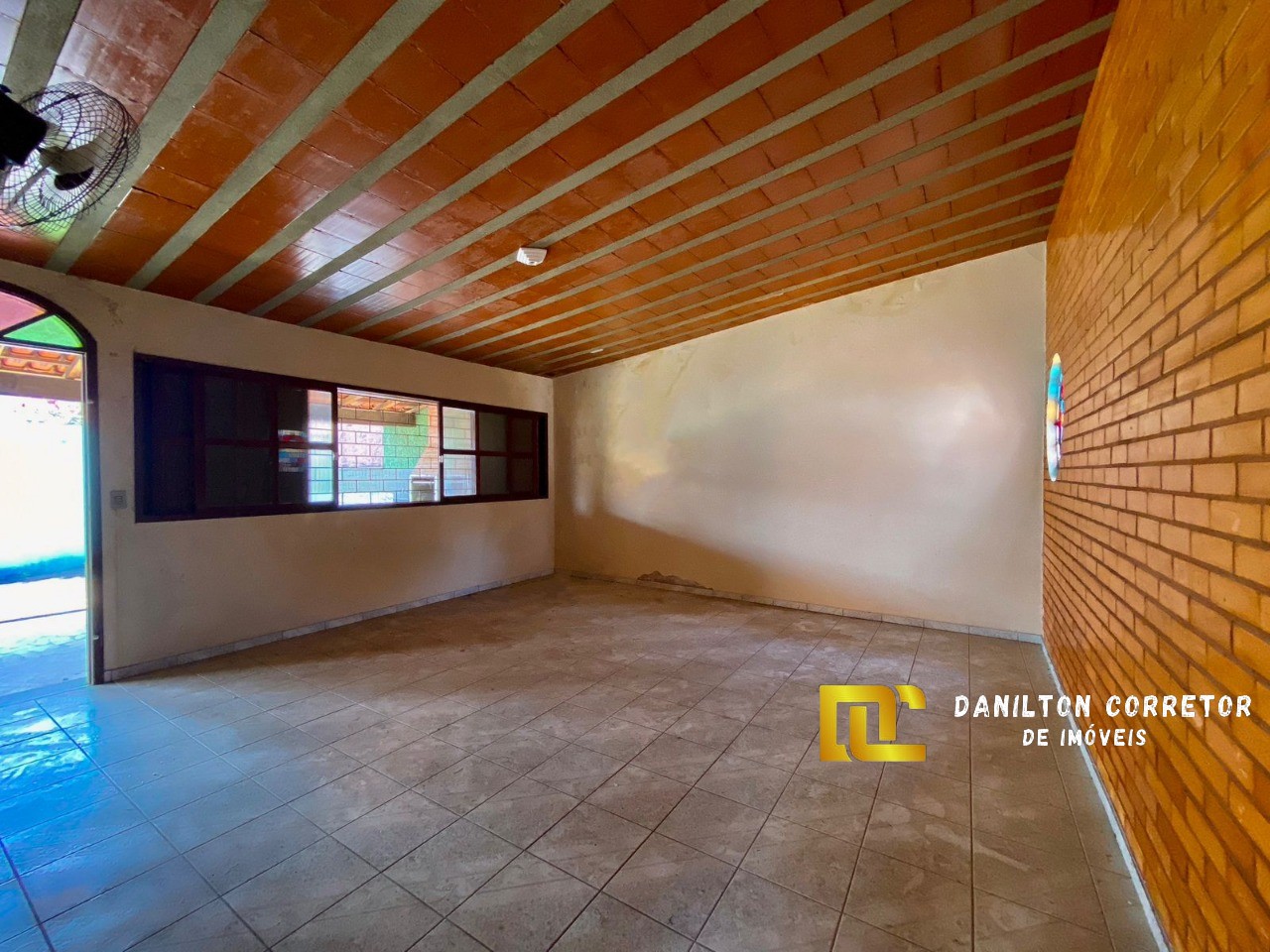 Casa a venda perto da praia com 3 quartos com 191 m² área construída