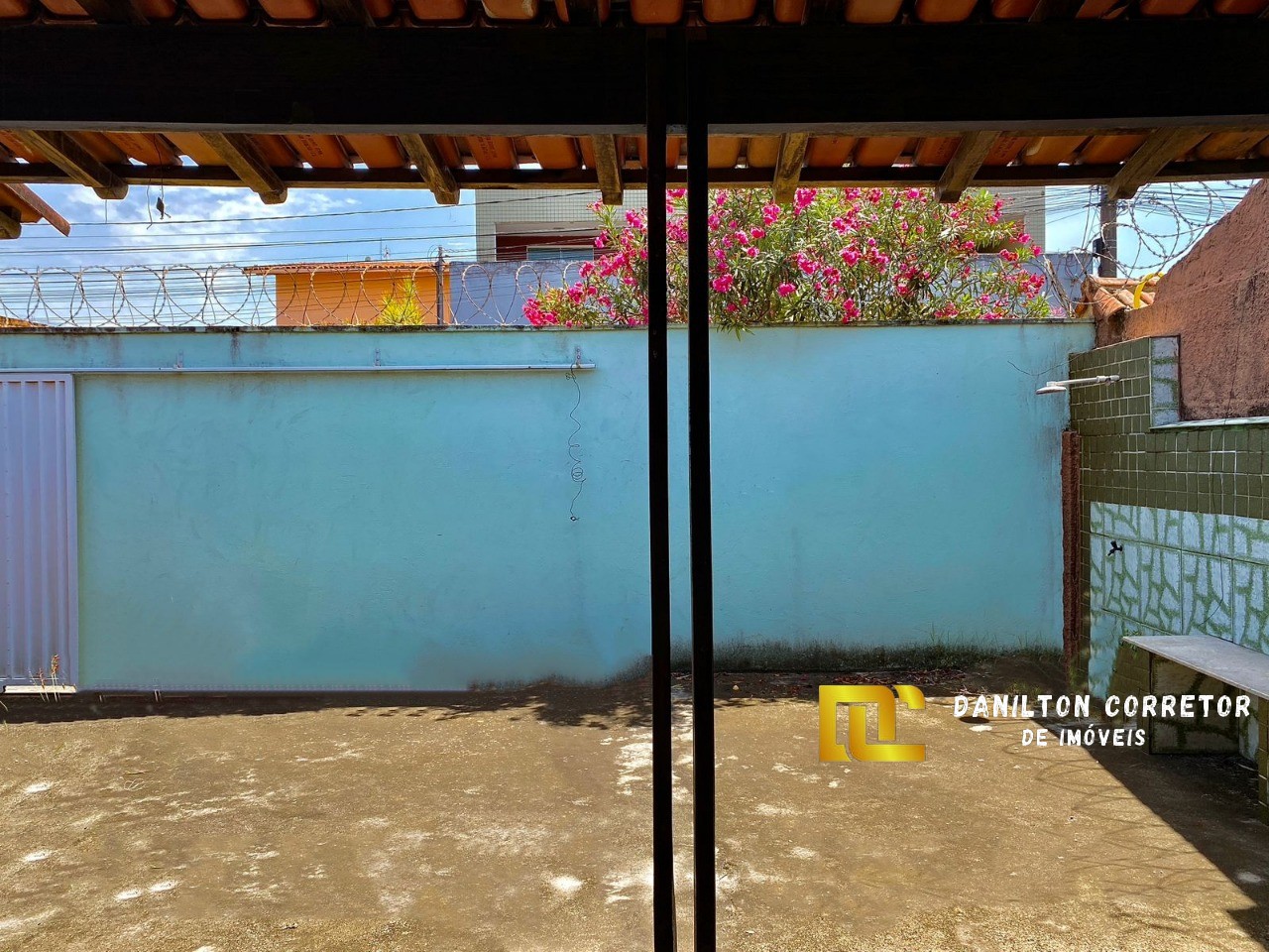 Casa a venda perto da praia com 3 quartos com 191 m² área construída
