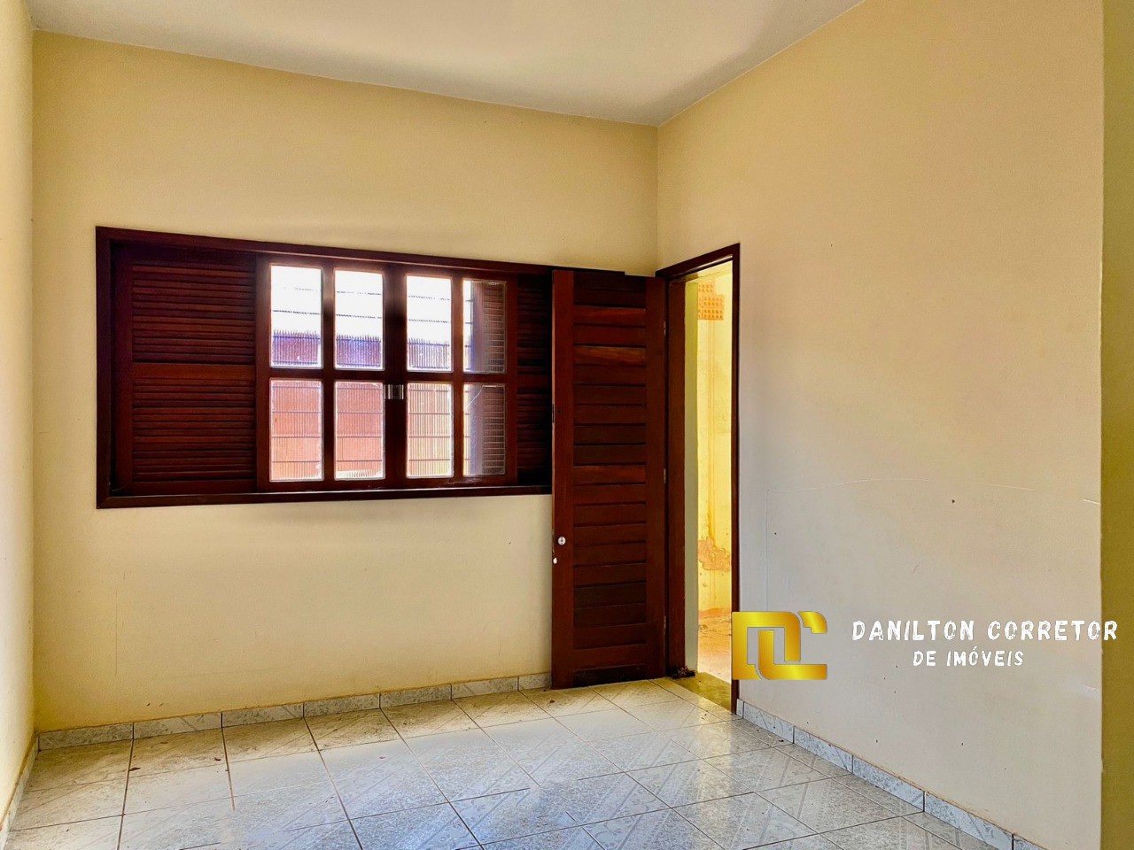 Casa a venda perto da praia com 3 quartos com 191 m² área construída