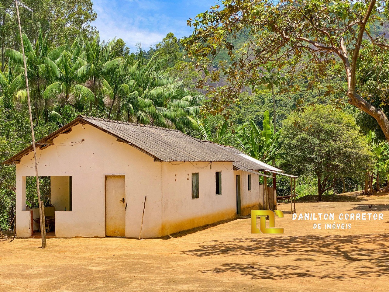 Sitio de 10 alqueires com muita água em iguape