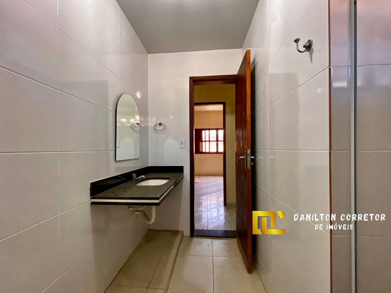 Casa a venda perto da praia com 3 quartos com 191 m² área construída