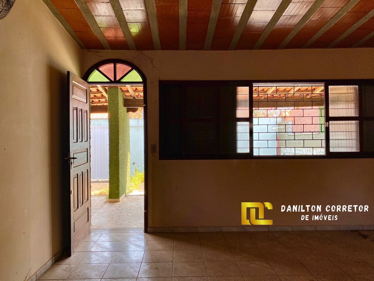 Casa a venda perto da praia com 3 quartos com 191 m² área construída