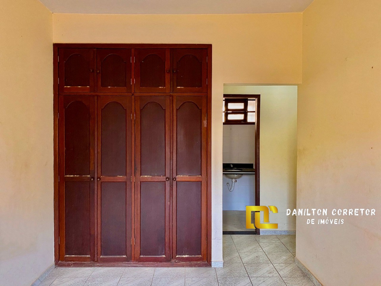 Casa a venda perto da praia com 3 quartos com 191 m² área construída