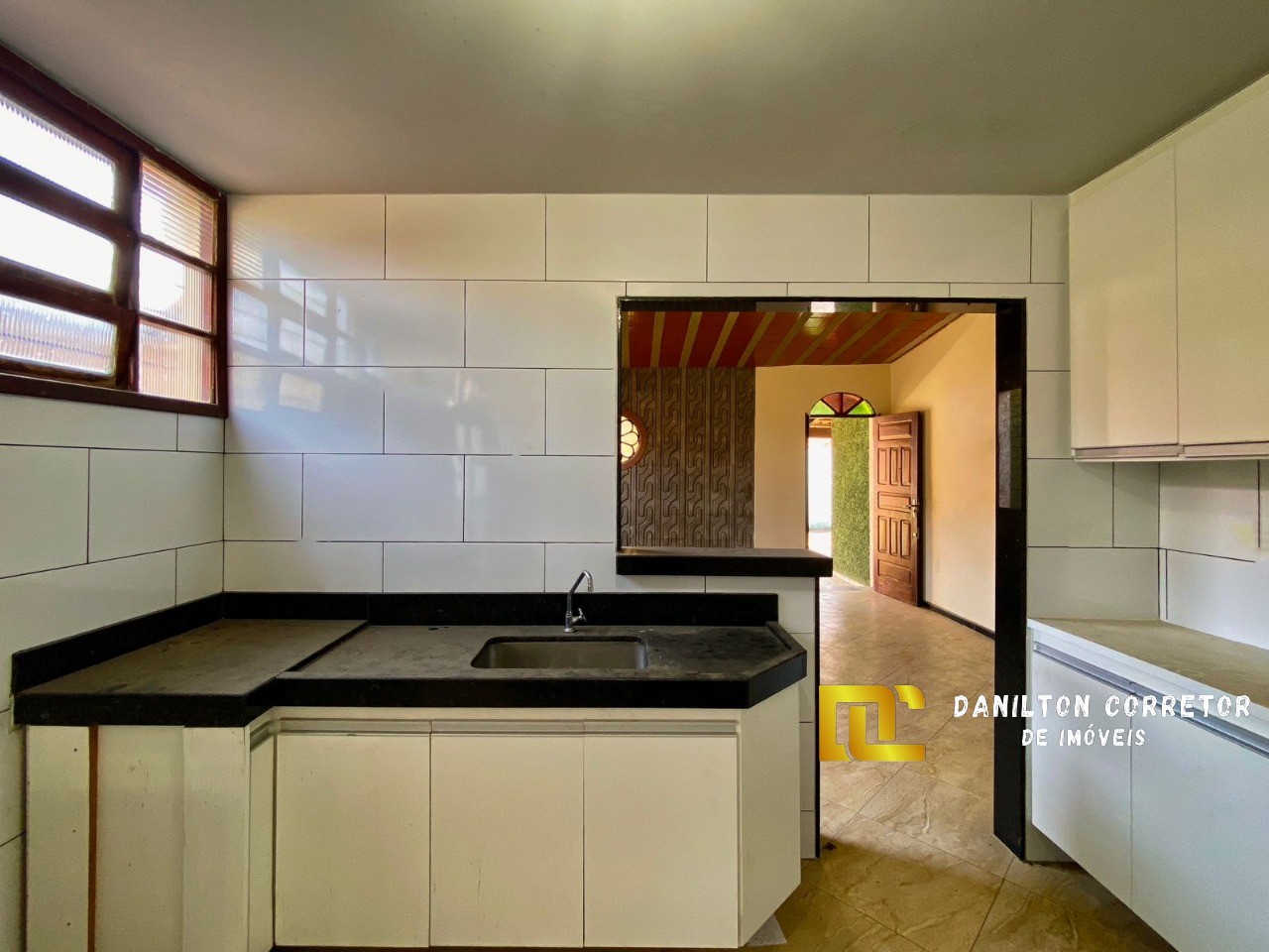 Casa a venda perto da praia com 3 quartos com 191 m² área construída