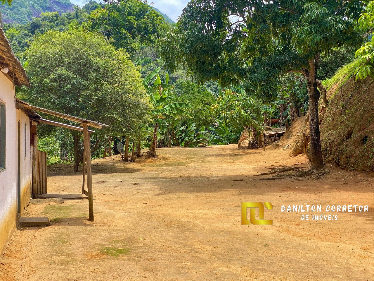 Sitio de 10 alqueires com muita água em iguape
