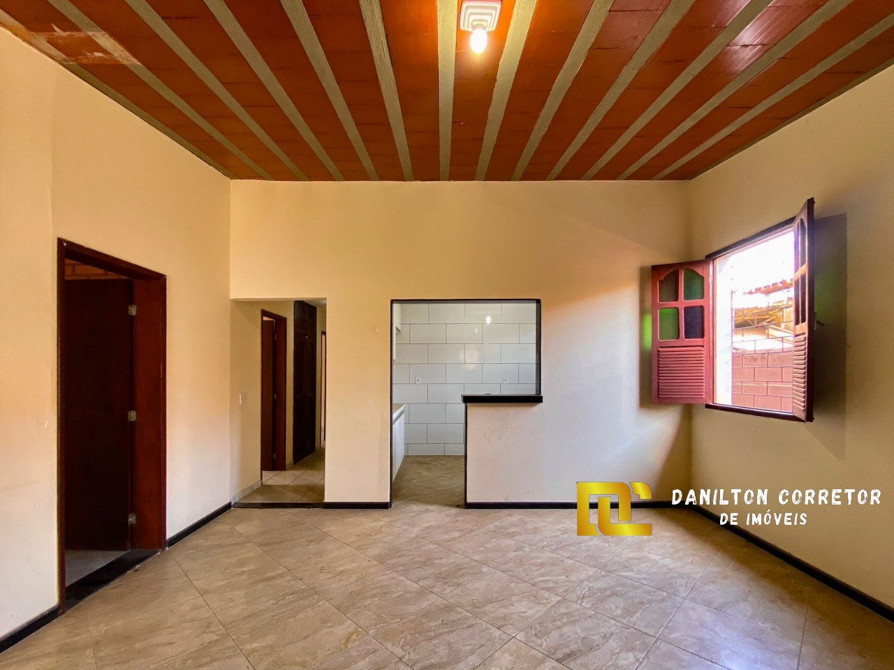 Casa a venda perto da praia com 3 quartos com 191 m² área construída