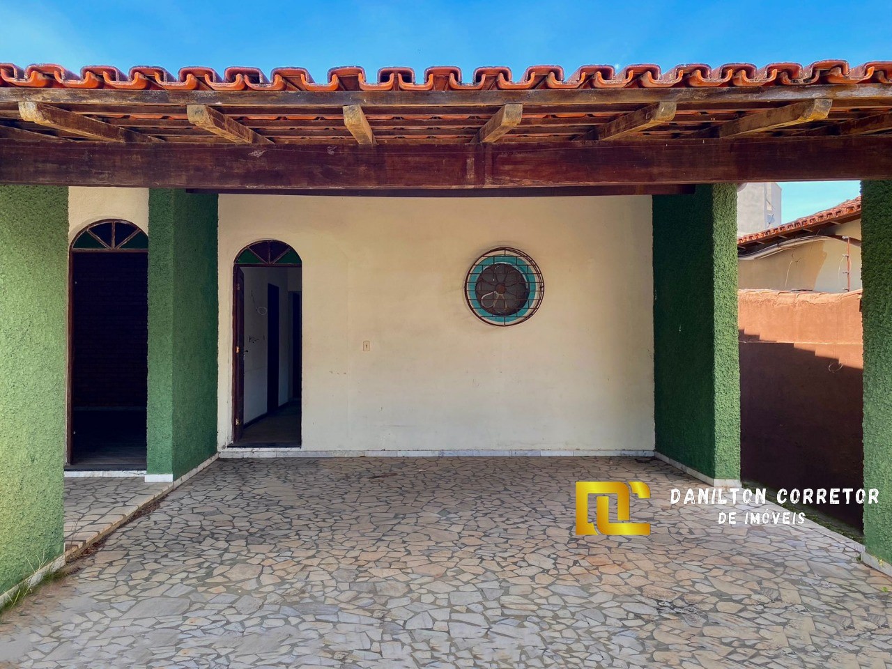 Casa a venda perto da praia com 3 quartos com 191 m² área construída