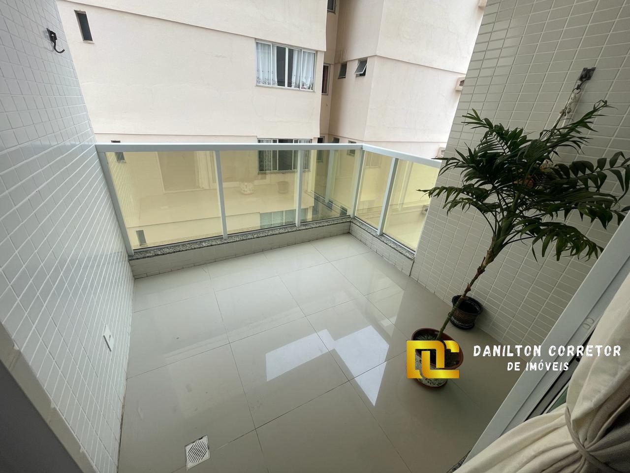 Apartamento OPORTUNIDADE de 2 quartos e área de Lazer completa na praia do Morro Guarapari-Es