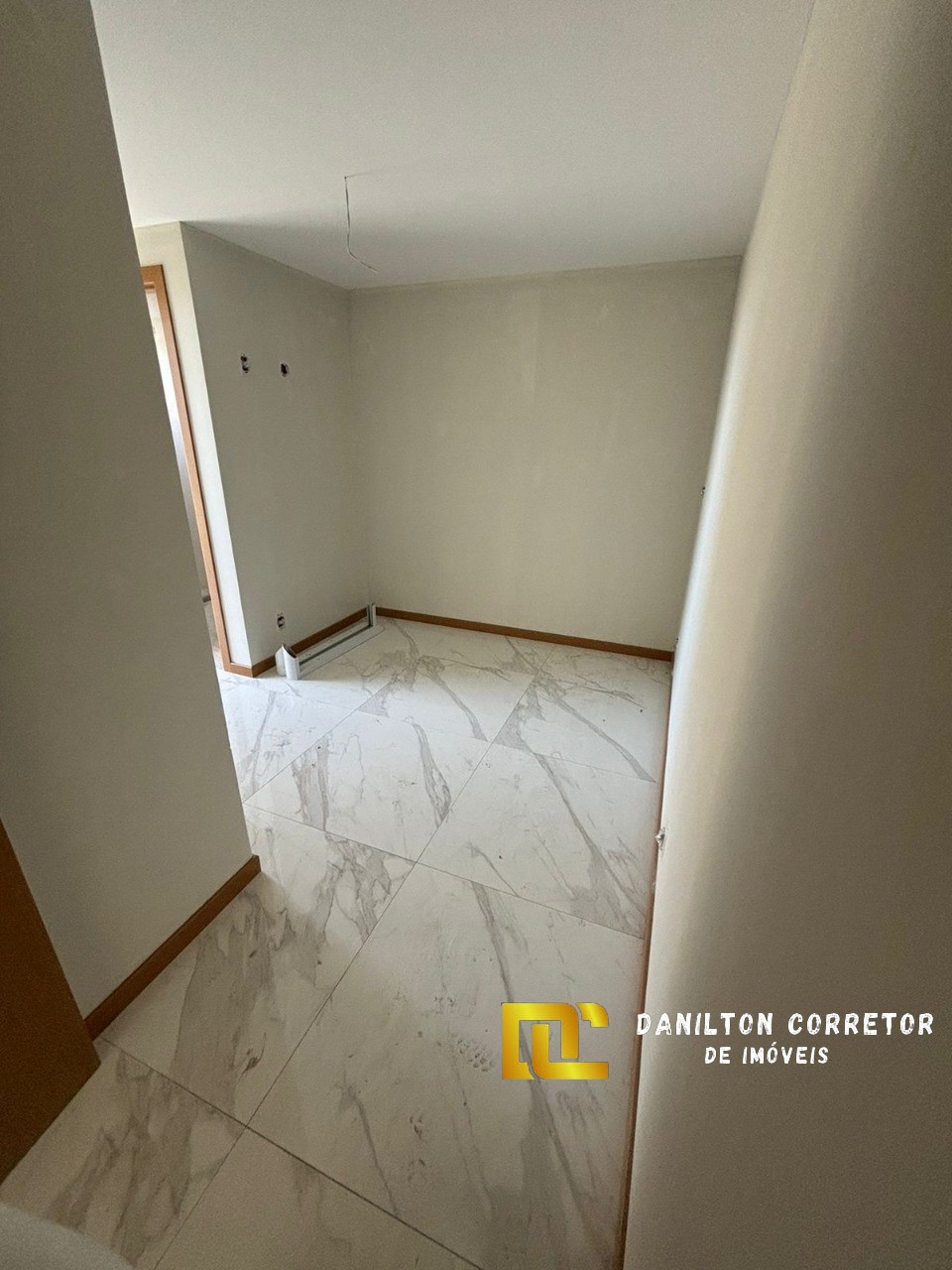 Oportunidade de apartamento em construção perto da praia
