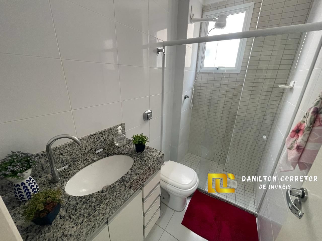 Apartamento OPORTUNIDADE de 2 quartos e área de Lazer completa na praia do Morro Guarapari-Es