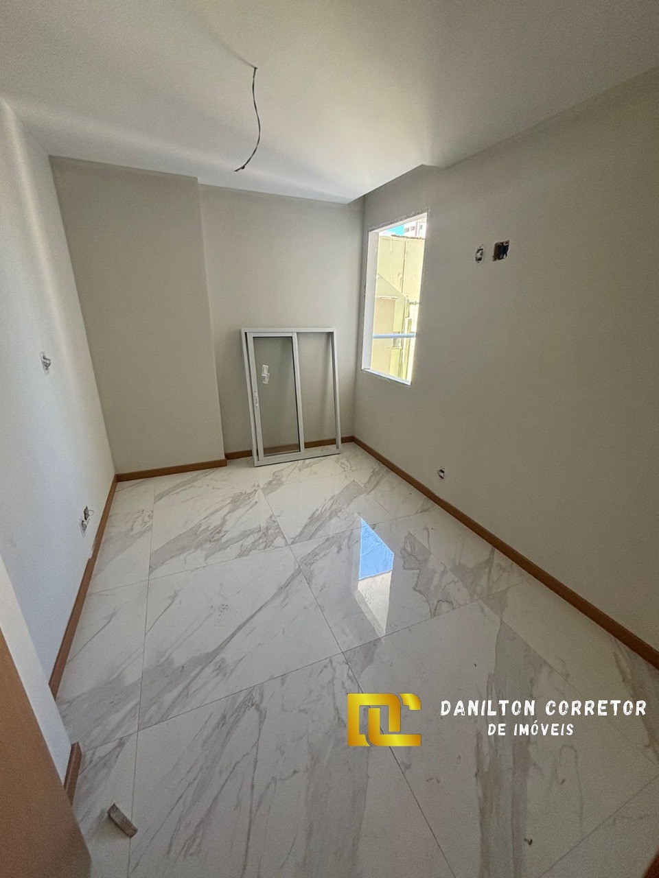 Oportunidade de apartamento em construção perto da praia