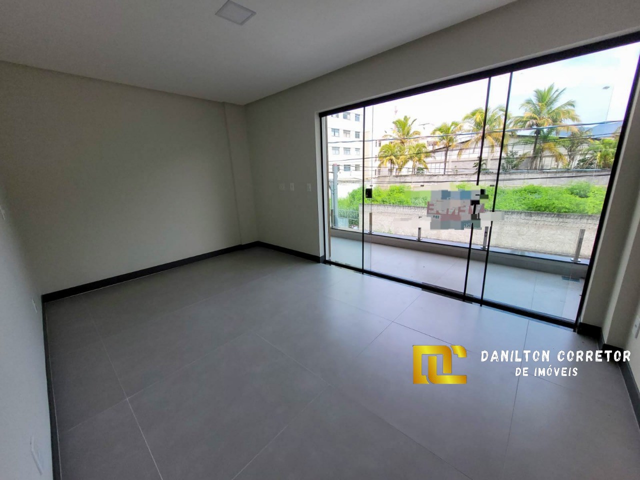Casa duplex com 4 quartos e fino acabamento a venda na praia do morro