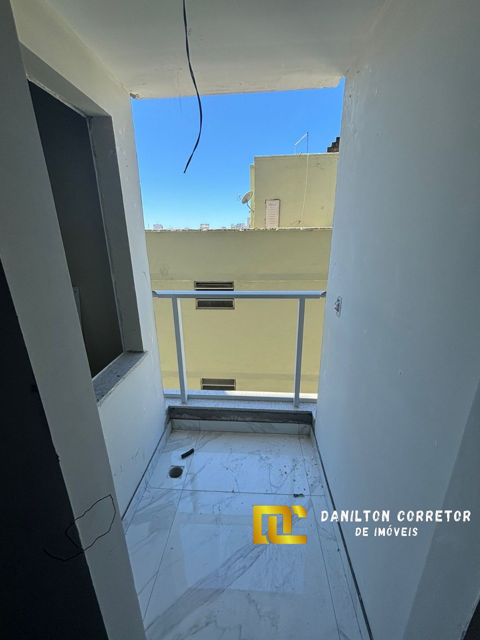 Oportunidade de apartamento em construção perto da praia