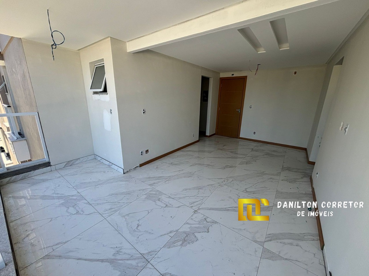 Oportunidade de apartamento em construção perto da praia