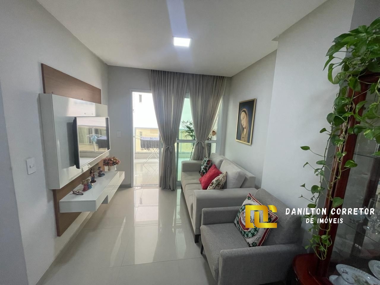 Apartamento OPORTUNIDADE de 2 quartos e área de Lazer completa na praia do Morro Guarapari-Es